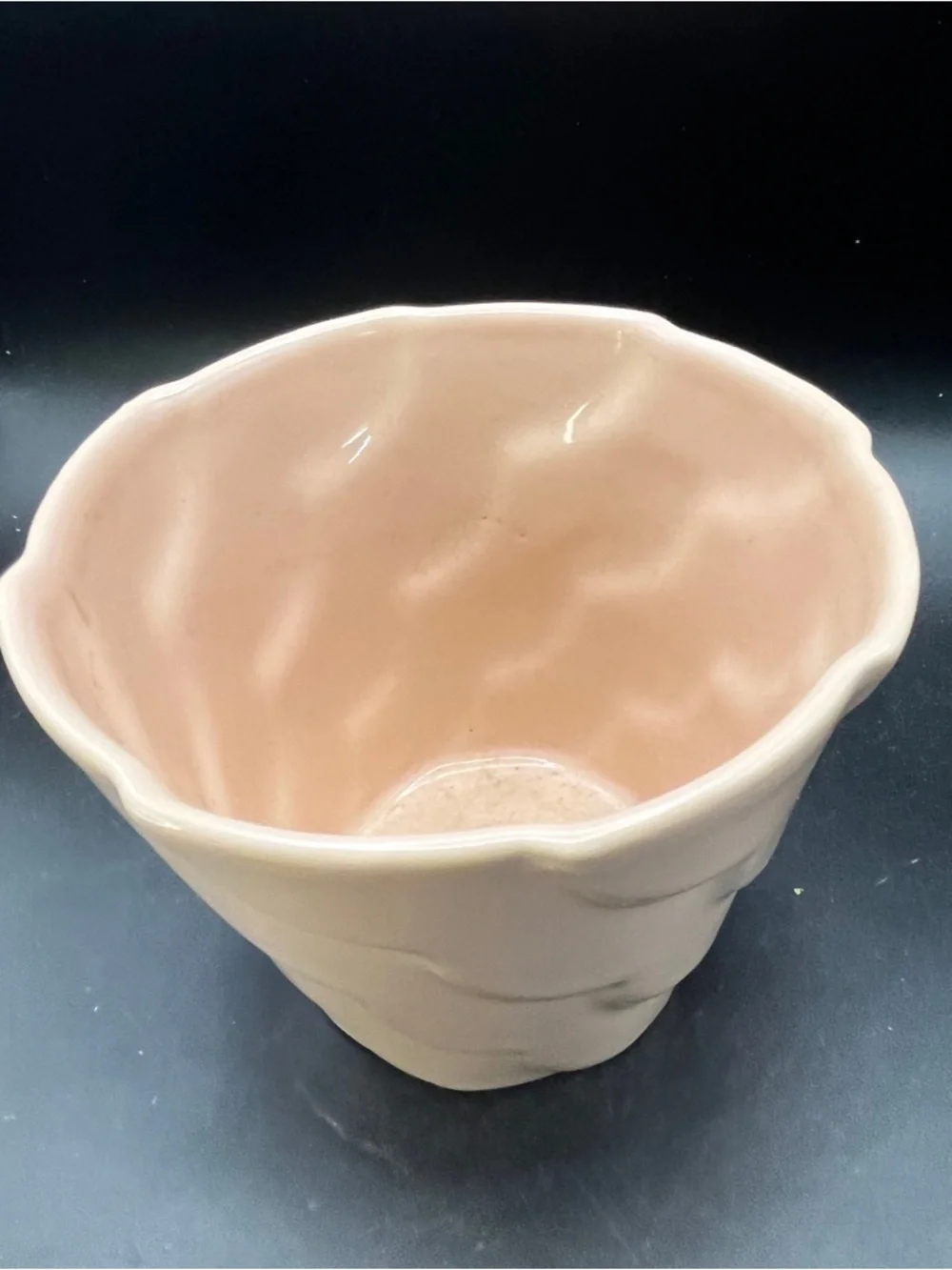 MCM Alamo Pottery 829-5 Scalloped/Wave Planter Peach Pink